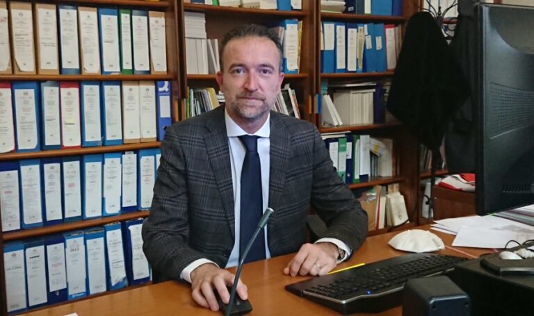 L’assessore Cialdi attacca Tosi, il consigliere replica: “I cittadini ti danno 70mila euro all’anno, pensa alla città”
