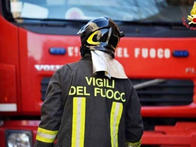 Incendio in stabilimento farmaceutico a Reggello, nel Fiorentino