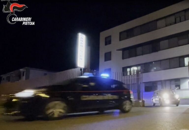 Sfruttamento della prostituzione: chiusi quattro centri massaggi a Pistoia