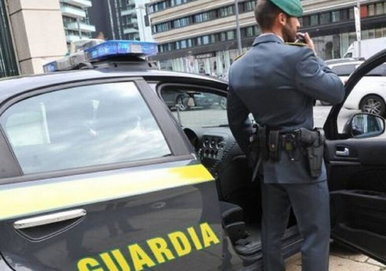 Firenze, in un anno sequestrati in aeroporto oltre 5mila farmaci illegali