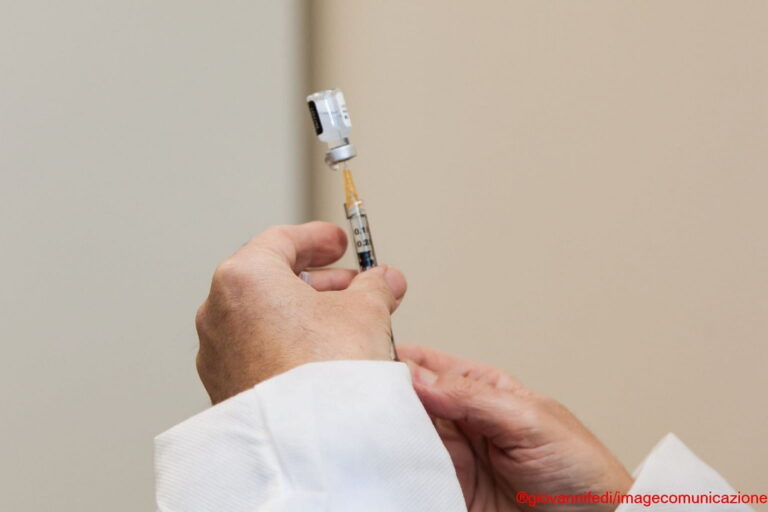 In Valdinievole la vaccinazione anti-covid negli ambulatori vaccinali