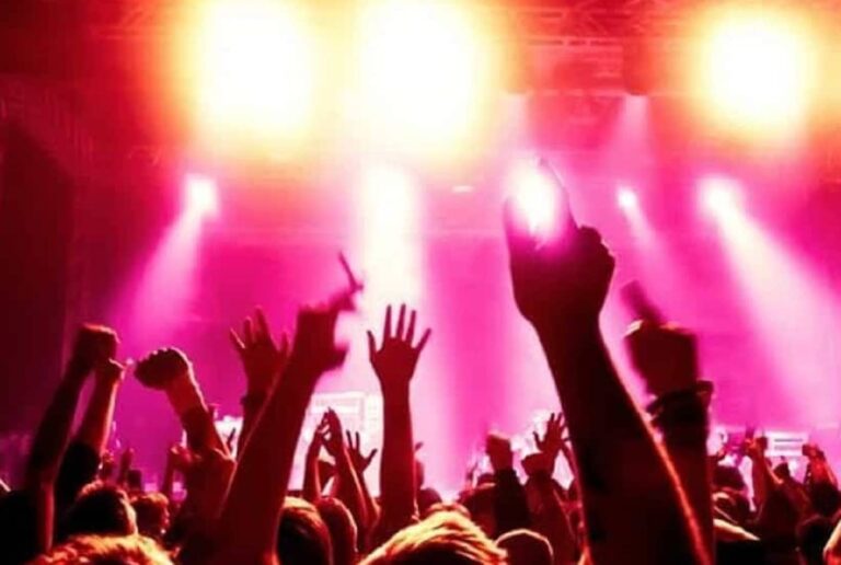 Confcommercio: “Falsa ripartenza delle discoteche”