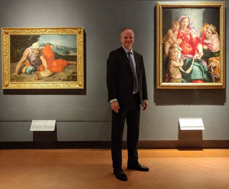 Uffizi: via l’obbligo del distanziamento sociale e piena capienza di visitatori