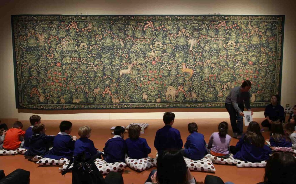L'arazzo Millefiori a Palazzo dei vescovi