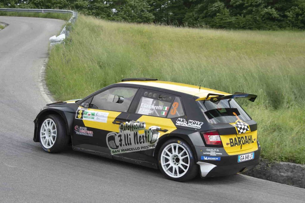 L'equipaggio Gasperetti Ferrari vincitore del Rally degli Abeti
