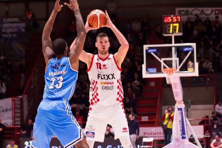 Estra basket. Il pivot Daniele Magro torna in biancorosso