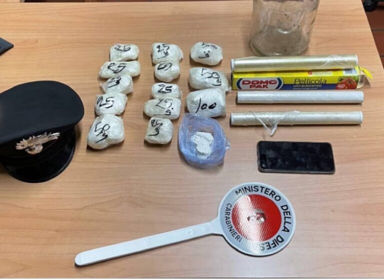 Agliana: mezzo chilo di cocaina, la metà nascosta sotto la sella
