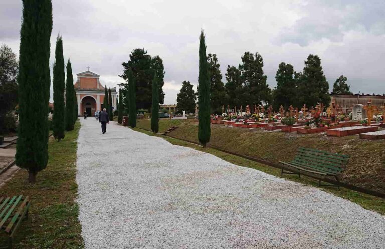 Commemorazione defunti: presidi mobili e cimiteri aperti più a lungo