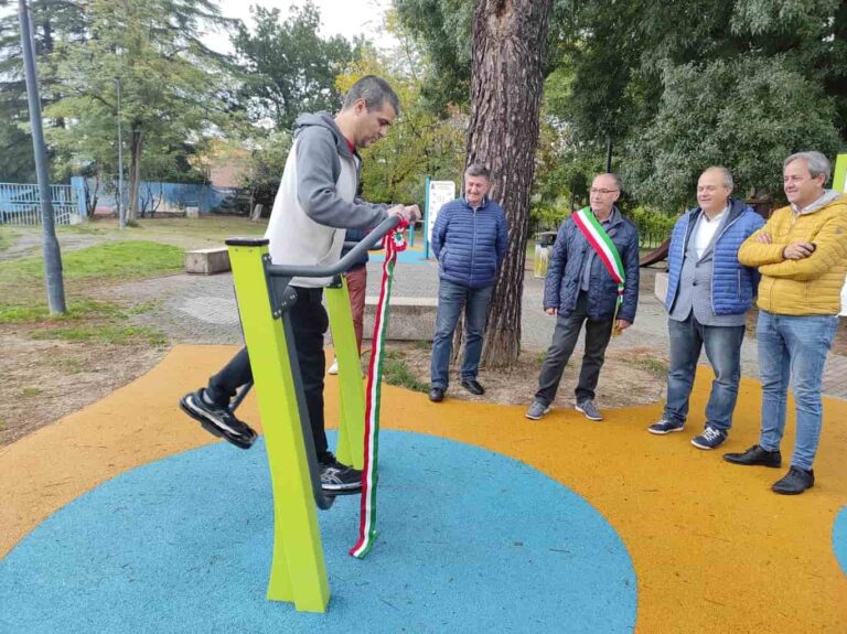 Quarrata, nuovi giochi, arredi e attrezzi per il fitness all’aperto