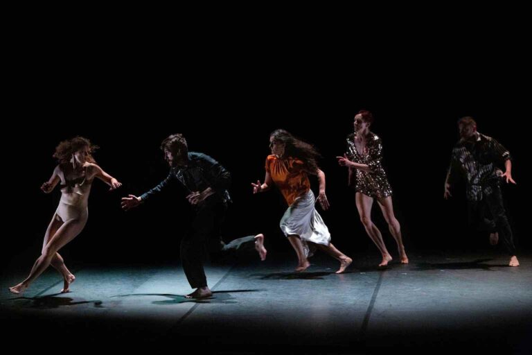 Al Fabbricone la danza di Cristiana Morganti con “Another round for five”
