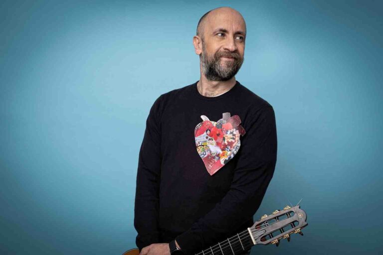 Musica e industria, a Montemurlo il concerto in fabbrica di Joe Barbieri