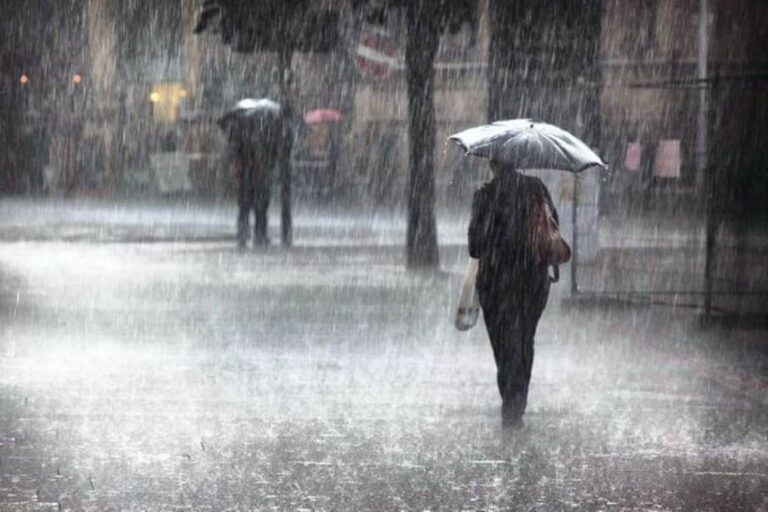 Maltempo, dalla serata di lunedì 27 codice giallo sulla Toscana nord occidentale