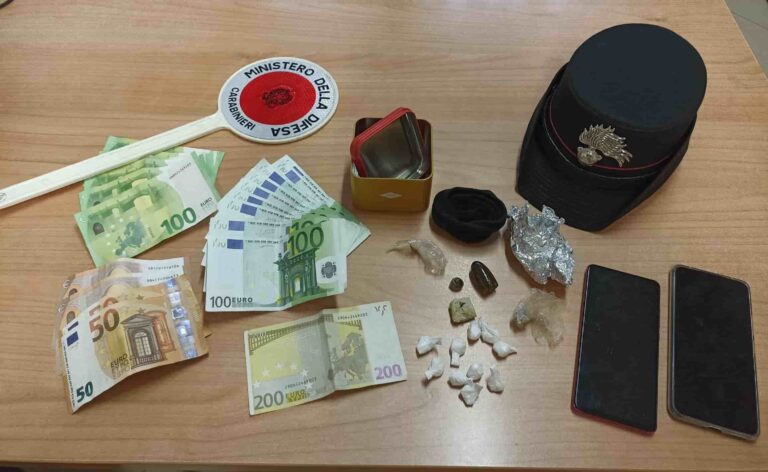 Prato, giovane spacciatore di cocaina arrestato grazie ai cittadini