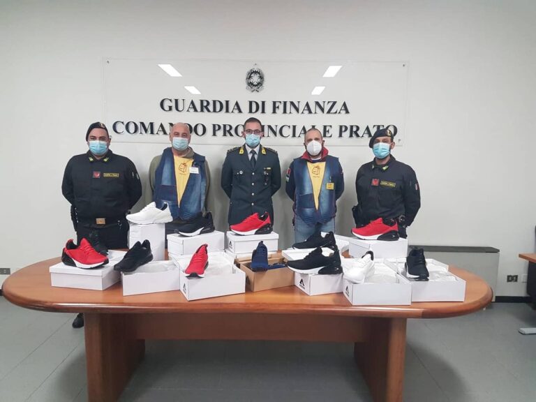 Prato, 200 paia di scarpe sequestrate dalla Gdf devolute in beneficenza