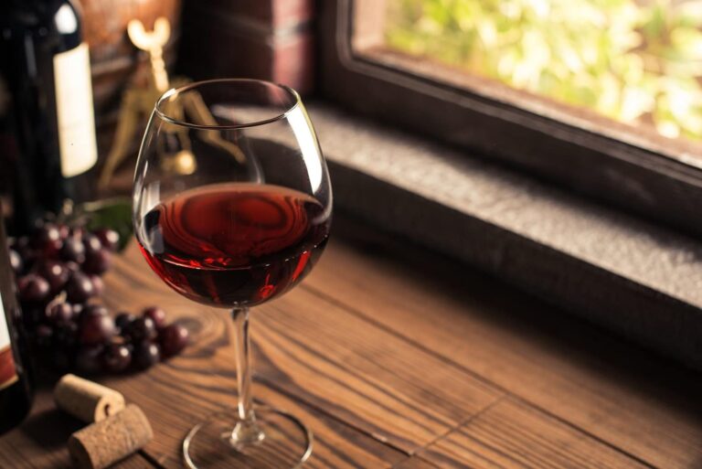 Vino: dalla Regione quasi 7 milioni di euro per investimenti