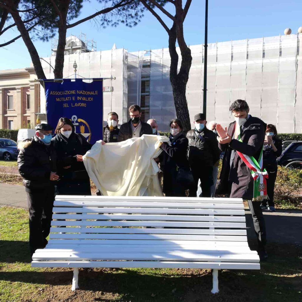 Prato panchina morti sul lavoro