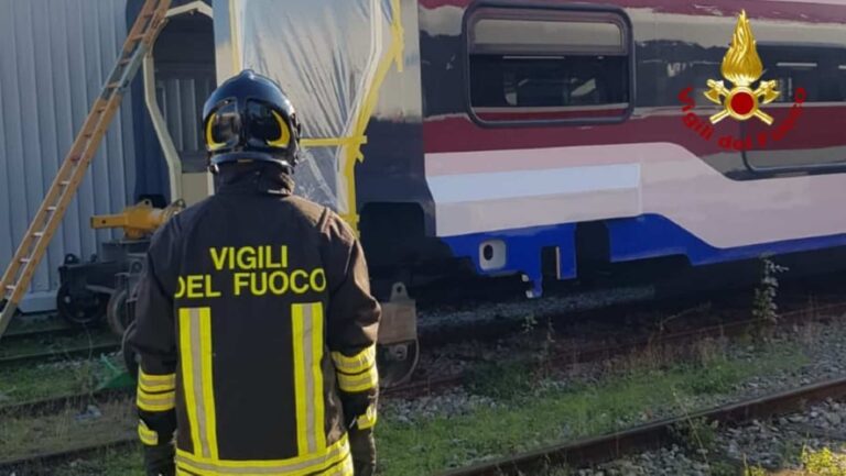 Pistoia, principio di incendio ad Hitachi: a fuoco un pacco batterie a litio