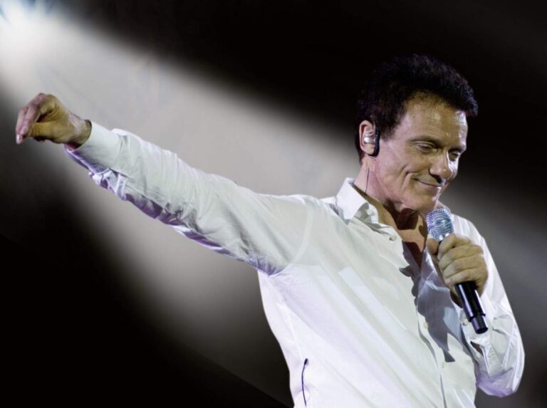Massimo Ranieri in concerto a Firenze: i sogni continuano a volare