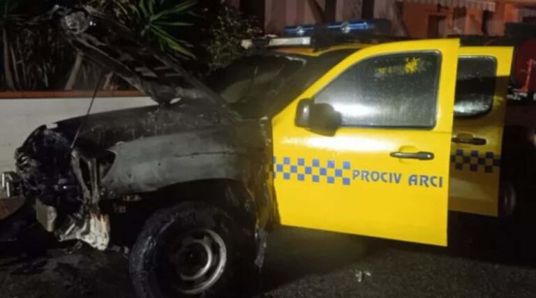 Chiesina Uzzanese: distrutta auto della Protezione Civile, parte la raccolta fondi