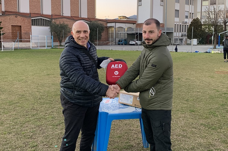 Un defibrillatore al gruppo sportivo Montecatini Murialdo