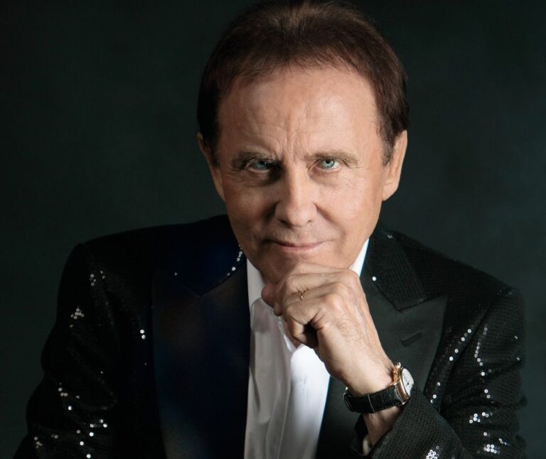Roby Facchinetti con orchestra e coro al Teatro Verdi di Firenze
