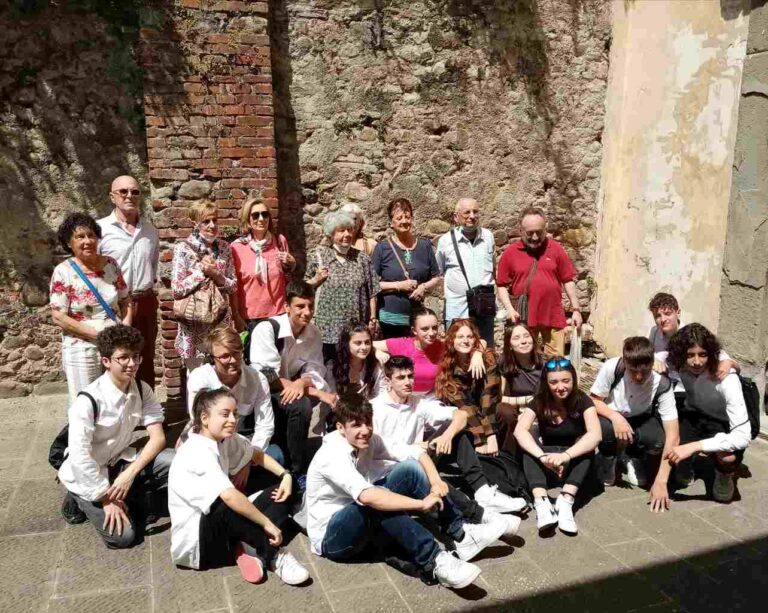 Un tour sui luoghi di accoglienza a Pistoia con ANTEAS e gli studenti del “Savoia”