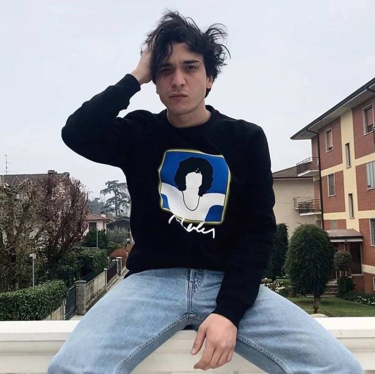 Tananai, una delle rivelazioni di Sanremo in concerto a Firenze