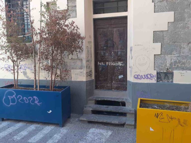 Il Giardino di Cino ancora vittima di incuria e graffiti
