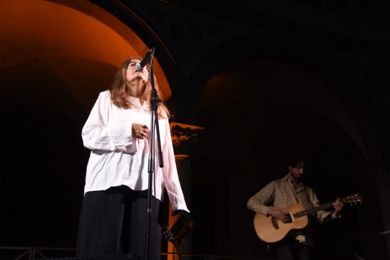 “Vivere per chi non c’è più”: Nada in concerto a Firenze