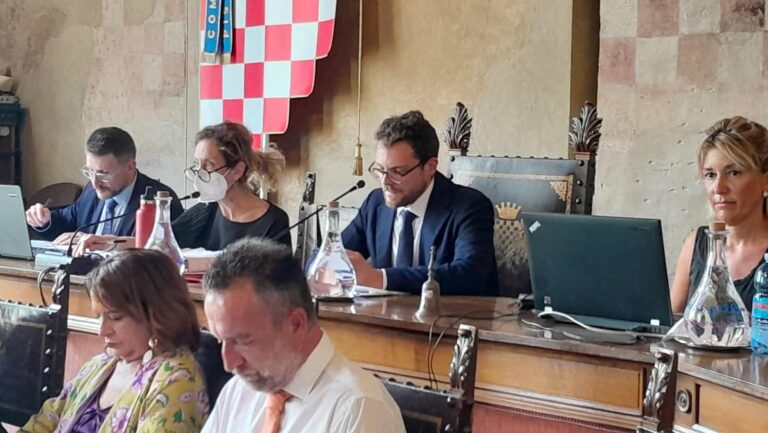 Tra i punti del consiglio comunale anche una targa o intitolazione a Piero Angela