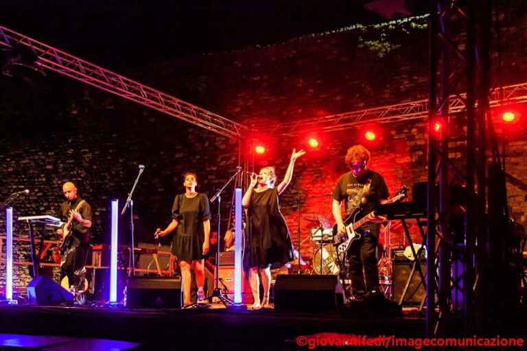 La forza della gentilezza, il nuovo disco, il ritorno al Blues: intervista ai Bluagata