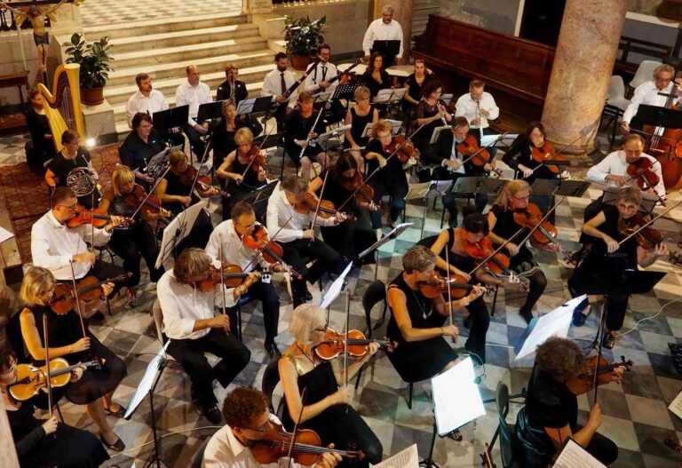 Pistoia, la Musicando Academy Orchestra in concerto in Piazza Duomo