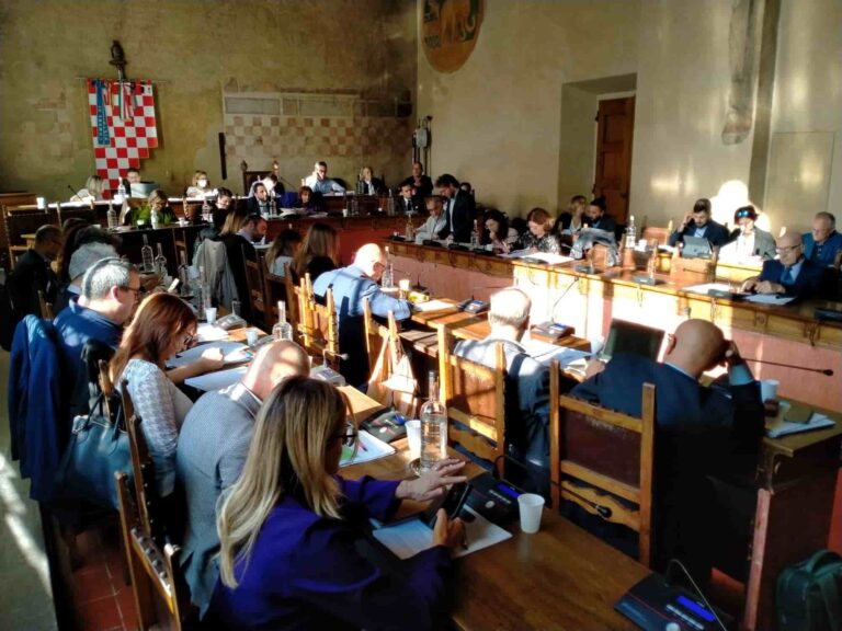 Pistoia, si riunisce il consiglio comunale