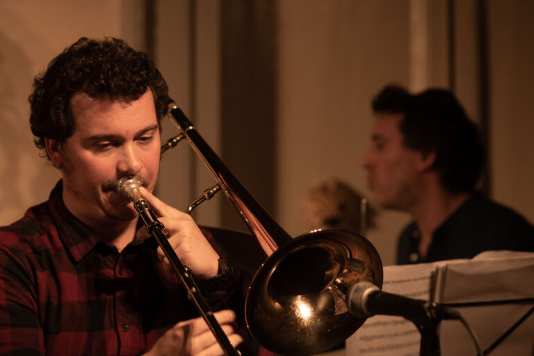 Il jazz di Fassi e della Florence Pocket Orchestra emoziona il Politeama