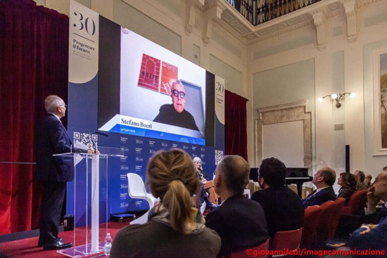 Progettare il futuro spetta alla politica&nbsp;