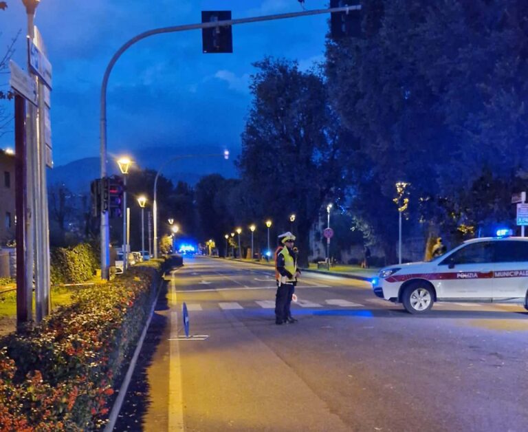 Pistoia, anziano ciclista investito da auto: è grave