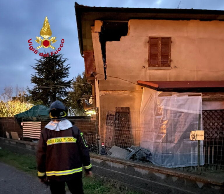 Esplode bombola di gas in un casolare: ferita una donna incinta