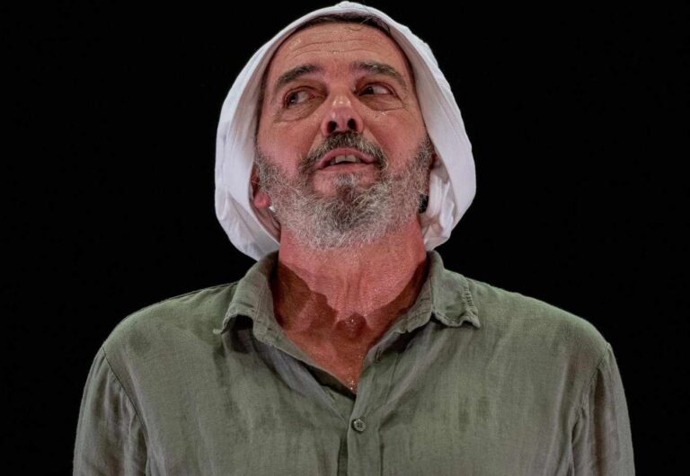 Massimo Grigò in scena al Funaro con “La commedia più antica del mondo”