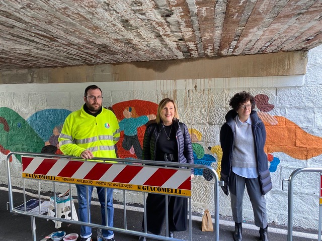 Prato, un murales per la ciclabile di via Marini e zona 30