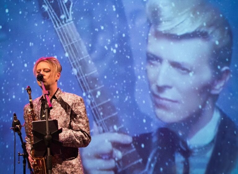 Prato, al “Garibaldi” l’omaggio di “Andy” Fumagalli a David Bowie