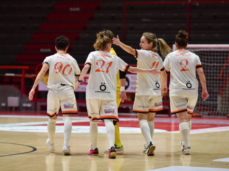 Futsal, rocambolesco pari delle ragazze della NuocaComauto