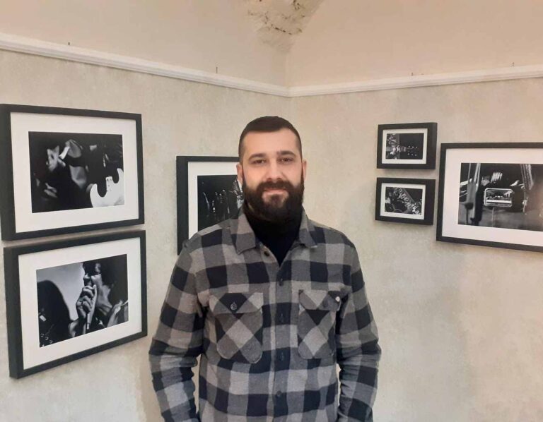 Vedere i “particolari” della musica nella fotografia di Simone Chelucci