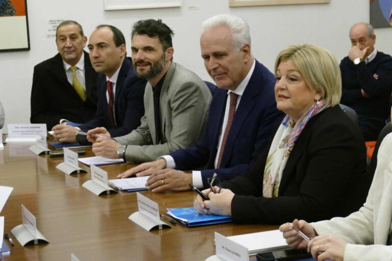 Ministro Calderone a Prato: ”studieremo nuovi strumenti contro lavoro irregolare”