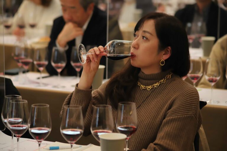 Le eccellenze del vino toscano volano in Asia per Chianti Lovers