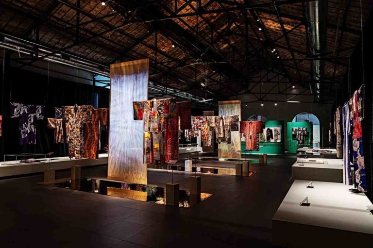 “Kimono”: riflessi d’arte dal Giappone in mostra al Museo del Tessuto