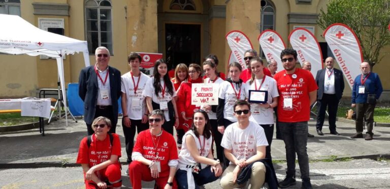 I liceali pistoiesi secondi alle Olimpiadi di primo soccorso della Croce Rossa