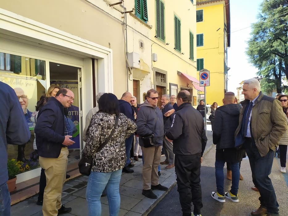 Amministrative a Pescia, inaugurata la sede della lista civica 'Fiducia in Grassotti Sindaco