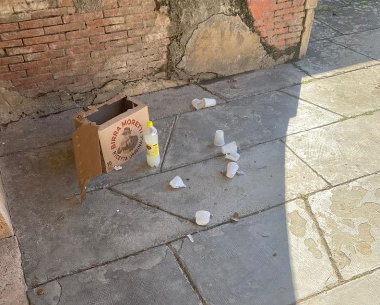 Villa Puccini, la discarica della domenica