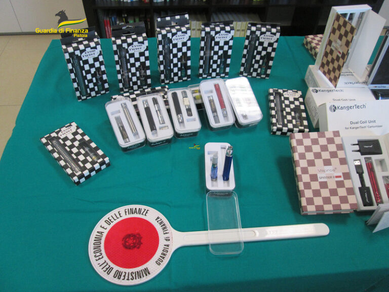 Pistoia, vende tabacchi  senza licenza: sequestri e multa