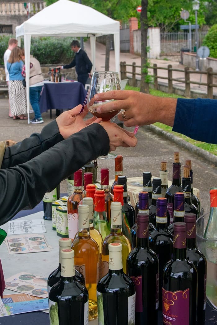 Serravalle DeGusto, torna la degustazione di vini nel borgo medioevale